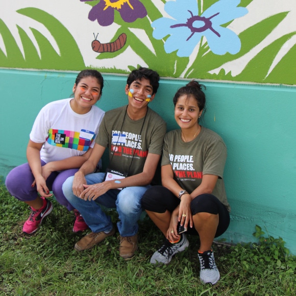 miami-service-summit_service-project_painting_ahmad-shawwal_2015-09-12