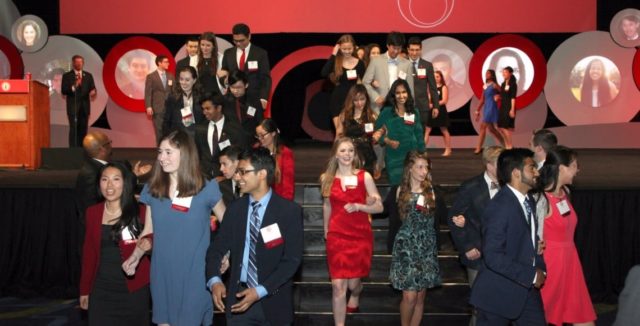 2016scholarsweekend_scholarsbanquet_160_1140x580_2016-03-31