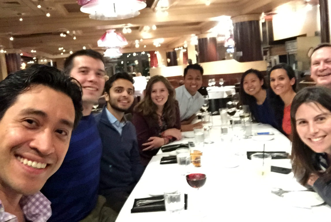 San Francisco alumni connecting over dinner.