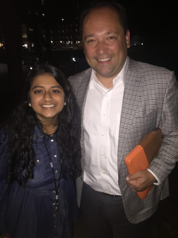 Meena Venkataramanan (2017) is a liaison for one of the Harvard Institute of Politics Resident Fellows, Dan Balz. He brought a special guest to their study group - Philip Rucker, the White House Bureau Chief of The Washington Post. Phil saw Meena's Coke Scholars backpack and said he was a Coke Scholar in 2002!