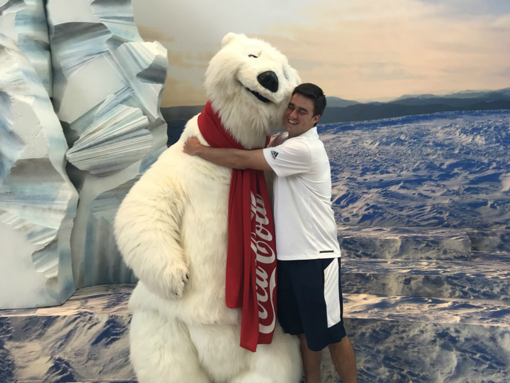 Ashton Duke (2015) visited the World of Coke and showed the polar bear some love!