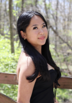 Huang_Michelle_Headshot_2