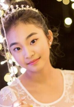 Yu_ Emma_Headshot